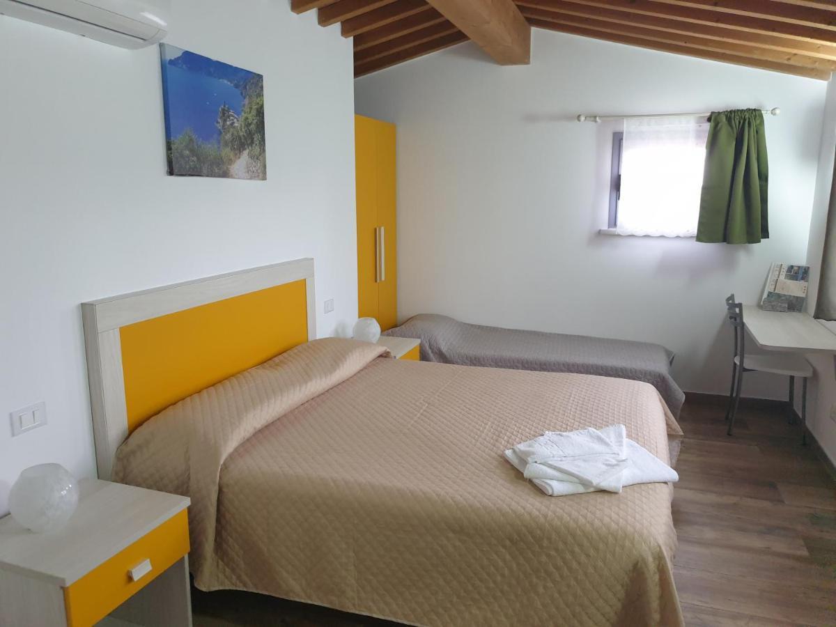 Ca Thomas Hotel Castelnuovo Magra Szoba fotó