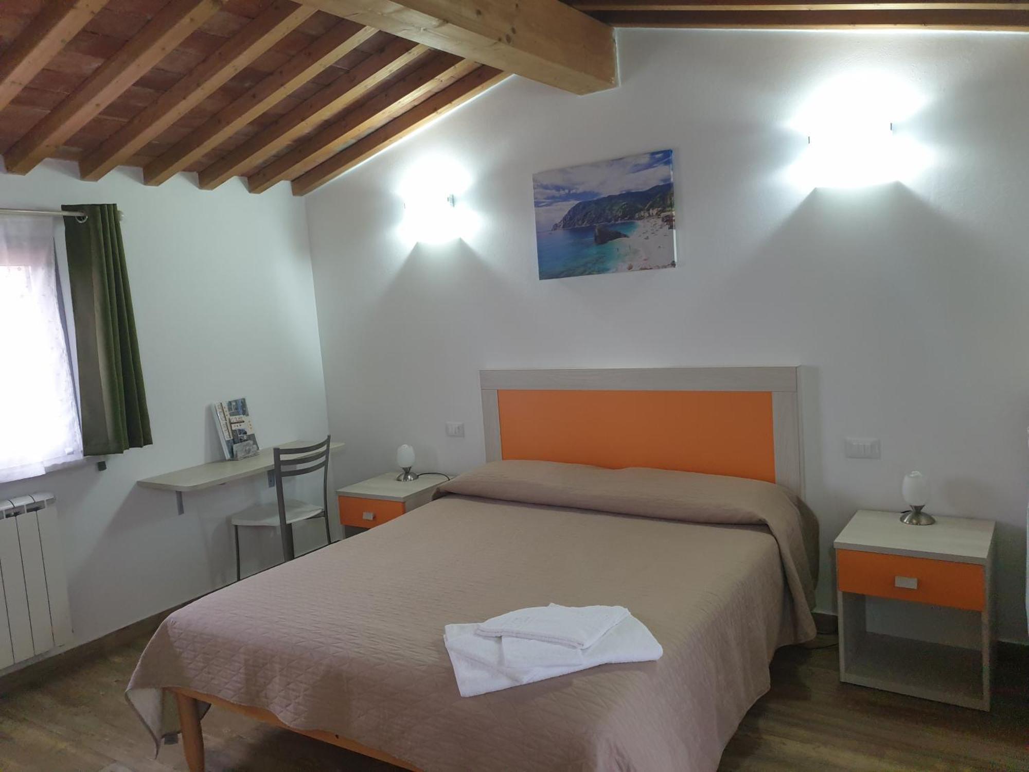 Ca Thomas Hotel Castelnuovo Magra Szoba fotó