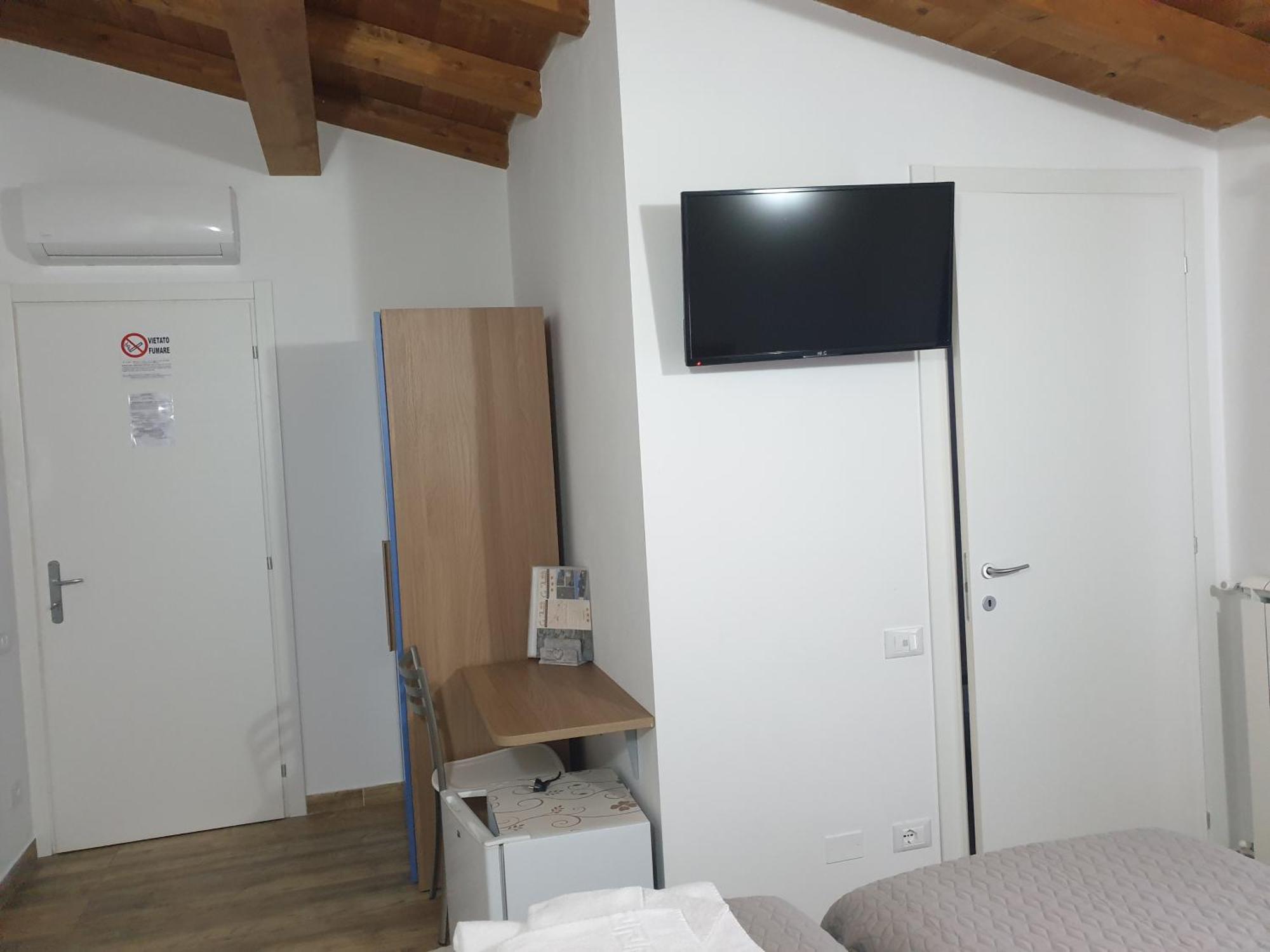 Ca Thomas Hotel Castelnuovo Magra Szoba fotó